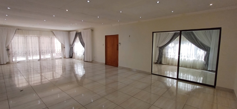 5 Bedroom Property for Sale in Panorama Free State